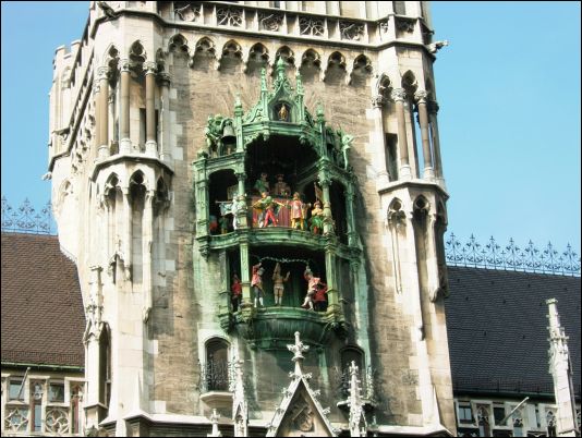 Munich town hall glockenspiel